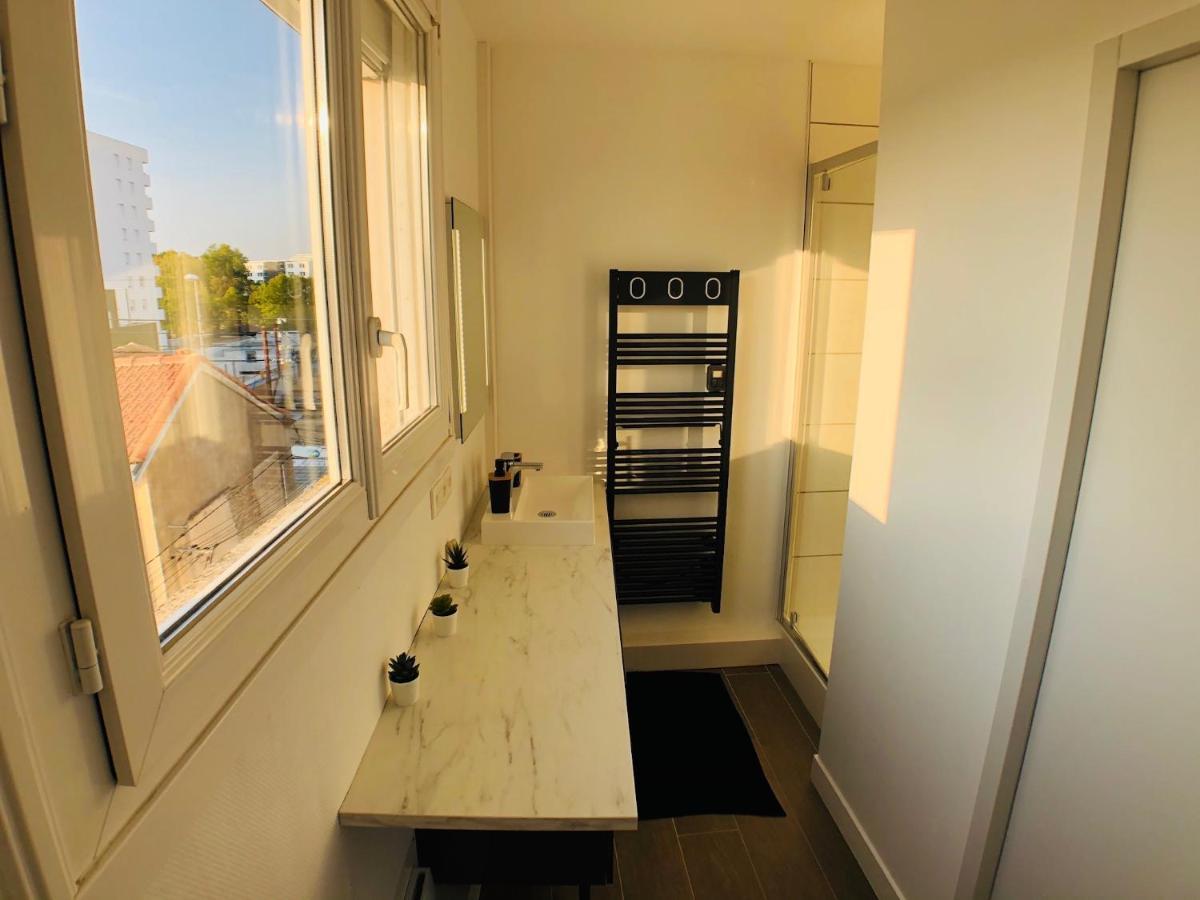 Charmant Appartement 1-4 Personnes, Proche Centre Avec Parking Nantes Luaran gambar