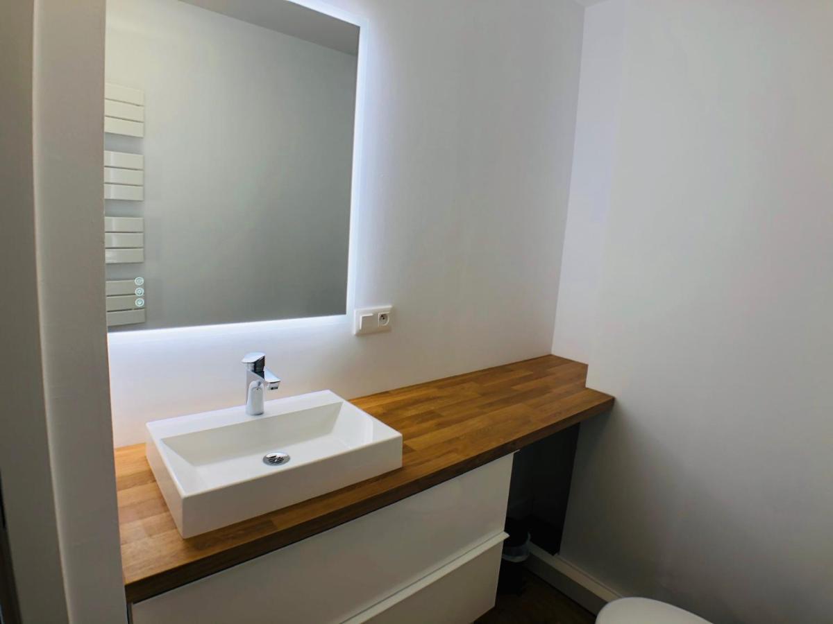 Charmant Appartement 1-4 Personnes, Proche Centre Avec Parking Nantes Luaran gambar